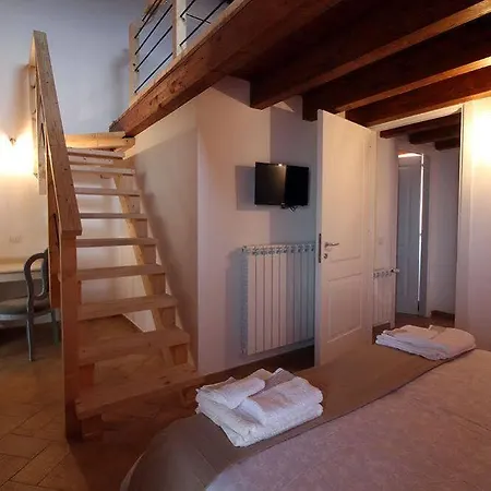 I 4 Sentieri 3* Castel San Pietro Romano