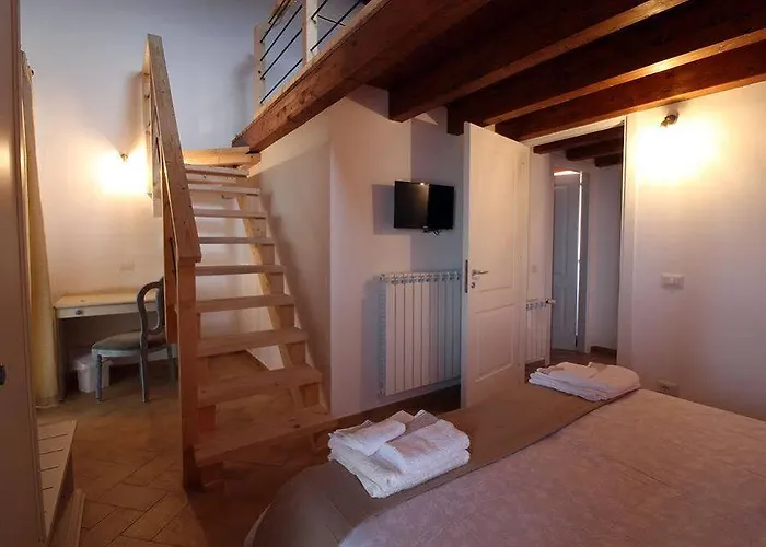 I 4 Sentieri 3* Castel San Pietro Romano